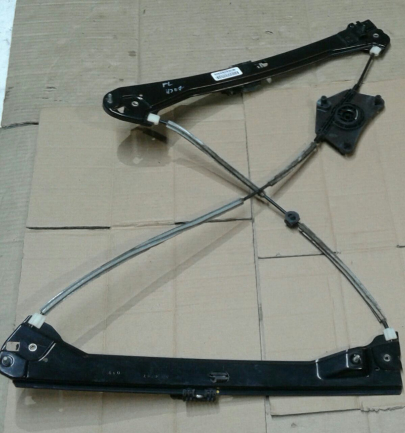 Стеклоподъемник с мотором перед лев Volkswagen Passat B7 2.5 1.8 USA 2011-2015 561837461D