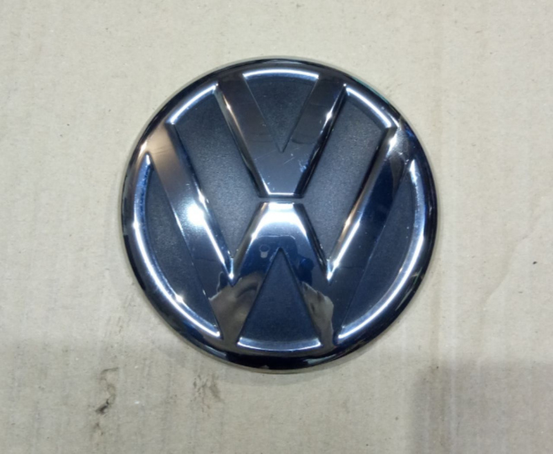 Эмблема Volkswagen крышки багажника Volkswagen Passat B7 2.5 1.8 USA 2011-2015 5C6853630EULM