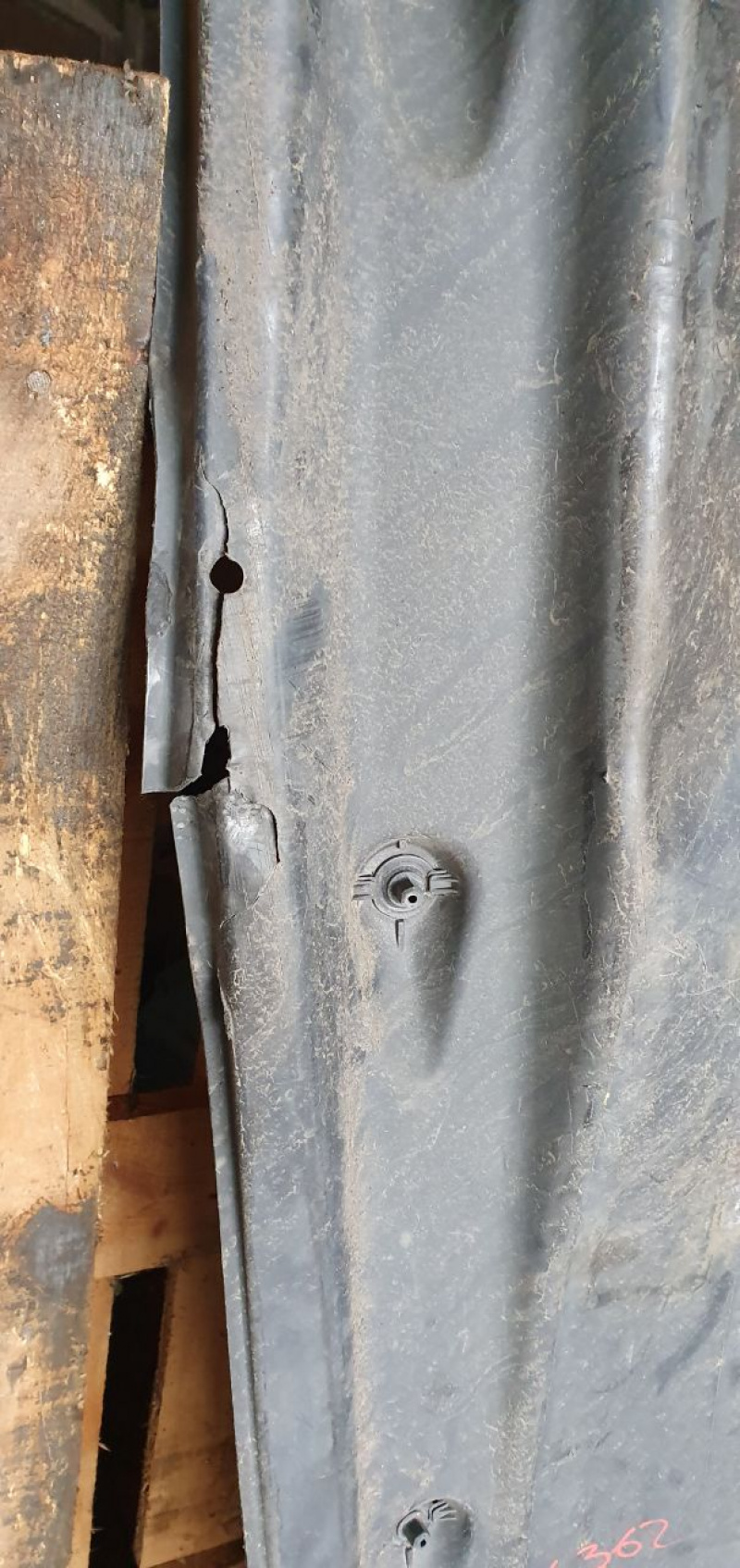 Защита днища, левая Volkswagen Passat B7 2.5 USA CBTA 2011-2015 561825201A 561825201C