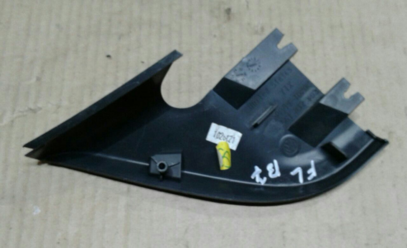 Накладка крепления зеркала левая Volkswagen Passat B7 2.5 USA CBTA 2011-2014 561837993