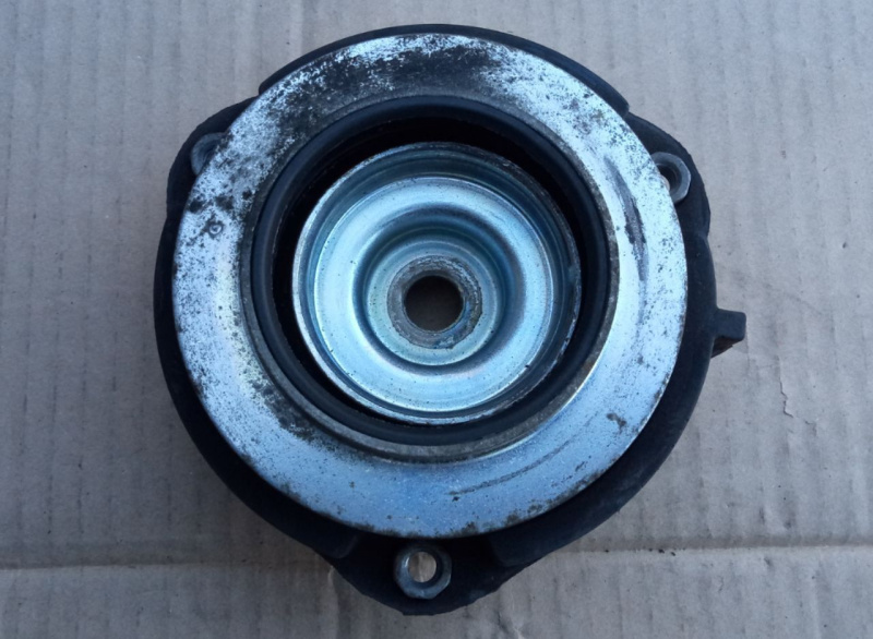 Опора амортизатора перед лев Volkswagen Passat B7 2.5 1.8 USA 2011-2015 1K0412331C