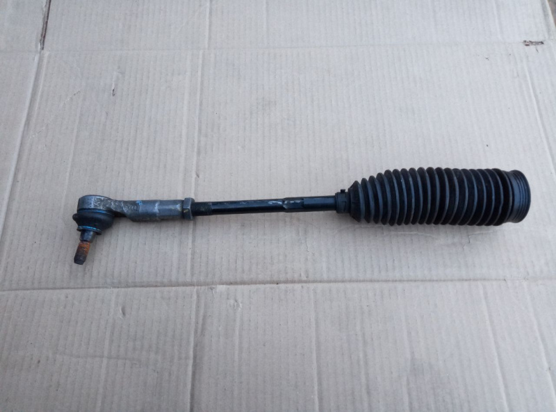 Рулевая тяга с наконечником лев Volkswagen Passat B7 2.5 USA CBTA 2 011 561 423 810