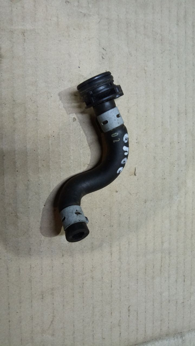 Патрубок системы охлаждения Volkswagen Passat B7 1.8 USA CPRA 2011-2015 06K121051G